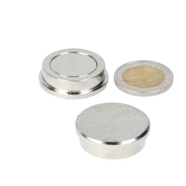 Silver round neodymium memo magnet 30 mm with polished metallic finish and raised edges for magnetic surfaces