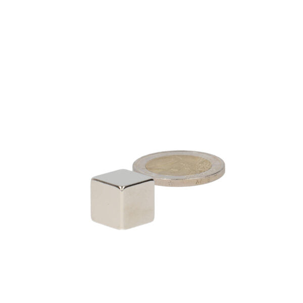 Silver neodymium cube magnet 12 mm n45 with various applications and strong neodymium magnets