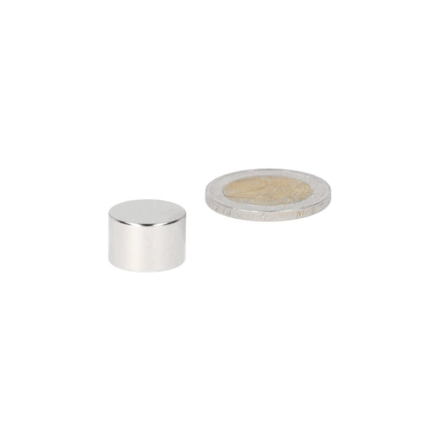 Silver cylindrical disc magnet 15 x 10 mm high power neodymium magnet with polished and reflective finish