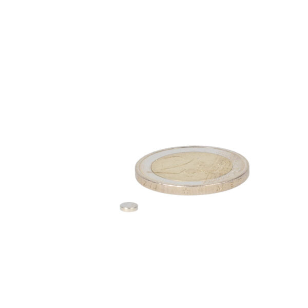 Disc magnet 4 x 1 mm small silver circular magnet for durable adhesion and multi-use