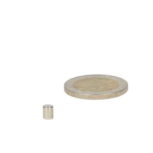 Rod magnet 4 x 5 mm with high-quality neodymium magnet and metallic silver finish