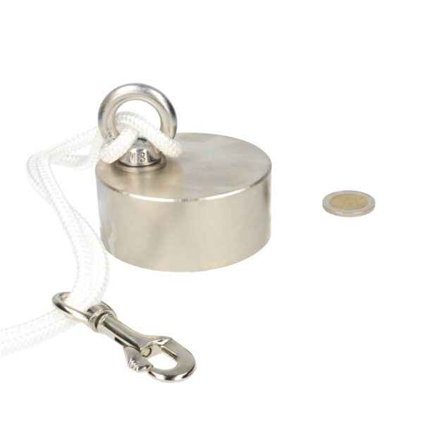 Silver cylindrical fishing magnet 400kg pull force with 25m rope and supplied accessories such as carabiner and eye nut